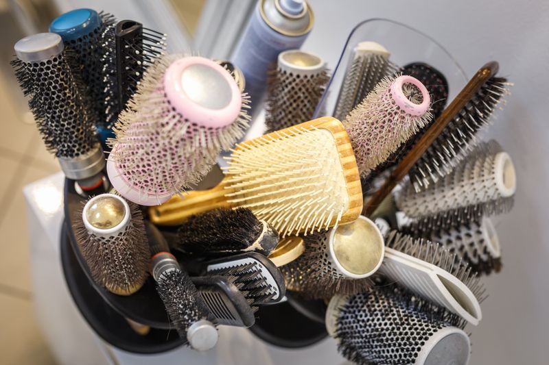 How to Responsibly Dispose of Brushes and Combs