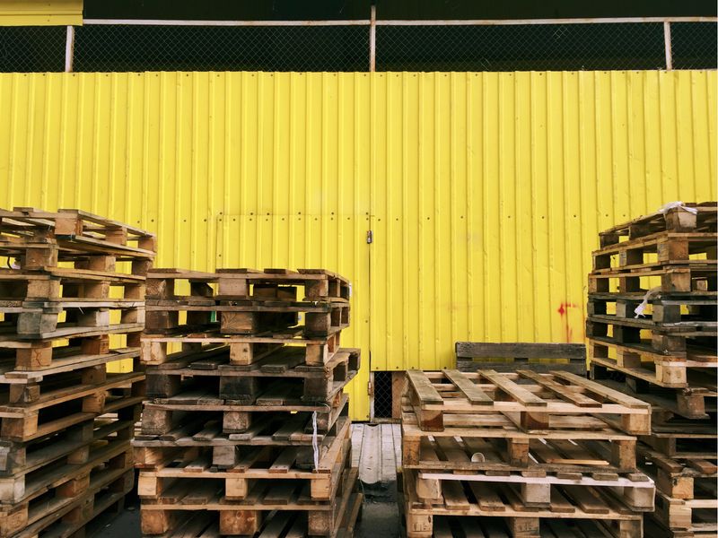 Avoiding the Landfill: Responsible Ways to Deal with Old Pallets