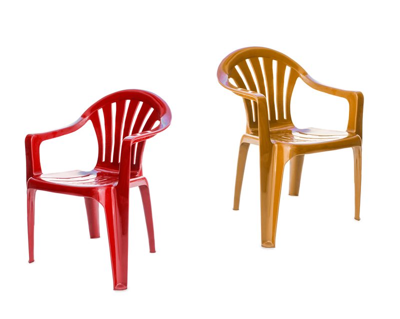How to Responsibly Dispose of Plastic Furniture
