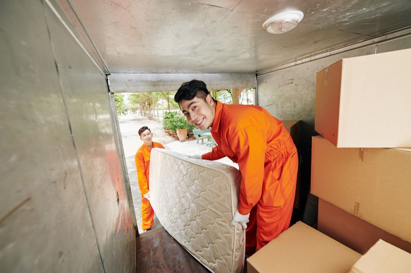 How to Responsibly Dispose of Mattresses and Box Springs