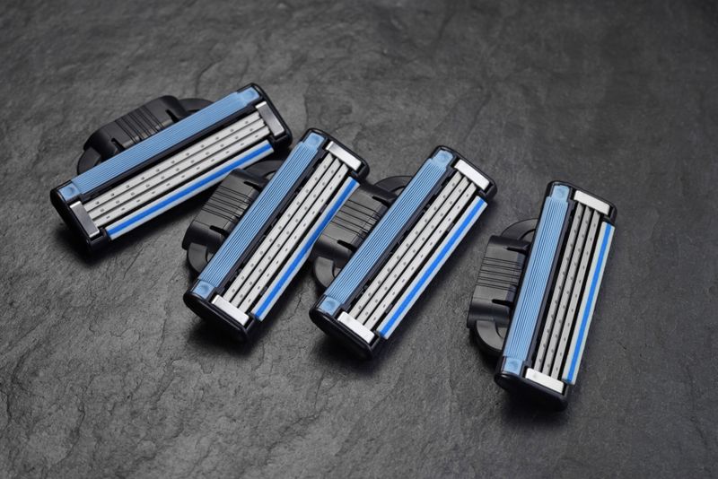 How to Dispose of Razor Blades Responsibly