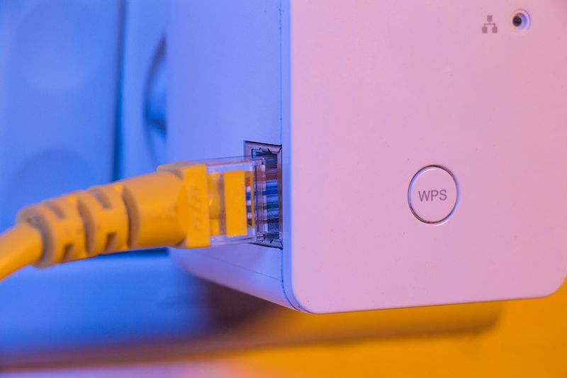 How to Responsibly Dispose of a Wi-Fi Extender